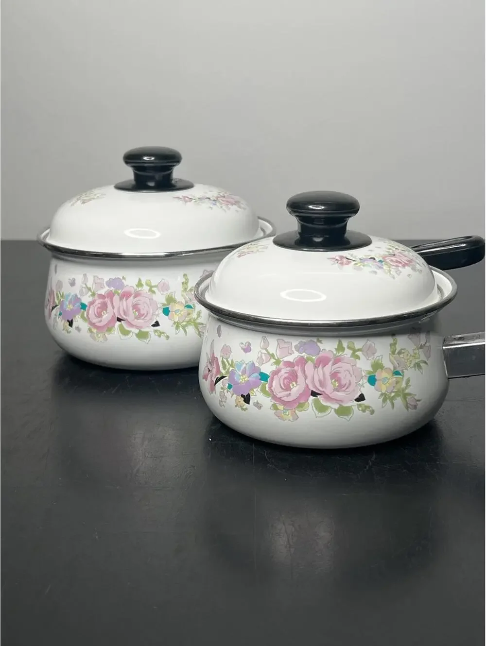 Vintage Retro Floral Enamel Saucepan Set with Lids